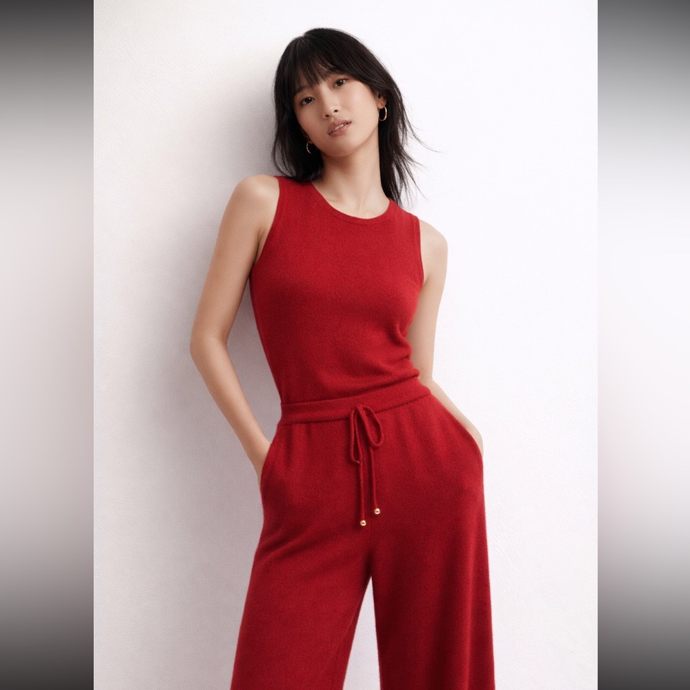 St. John 100% cashmere Marie Gray Red sweater